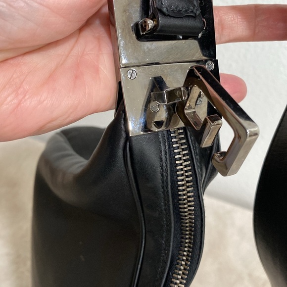 GUCCI Vintage All Leather Shoulder Bag 💯 Authentic “With “G” Clasps EUC - Picture 13 of 17